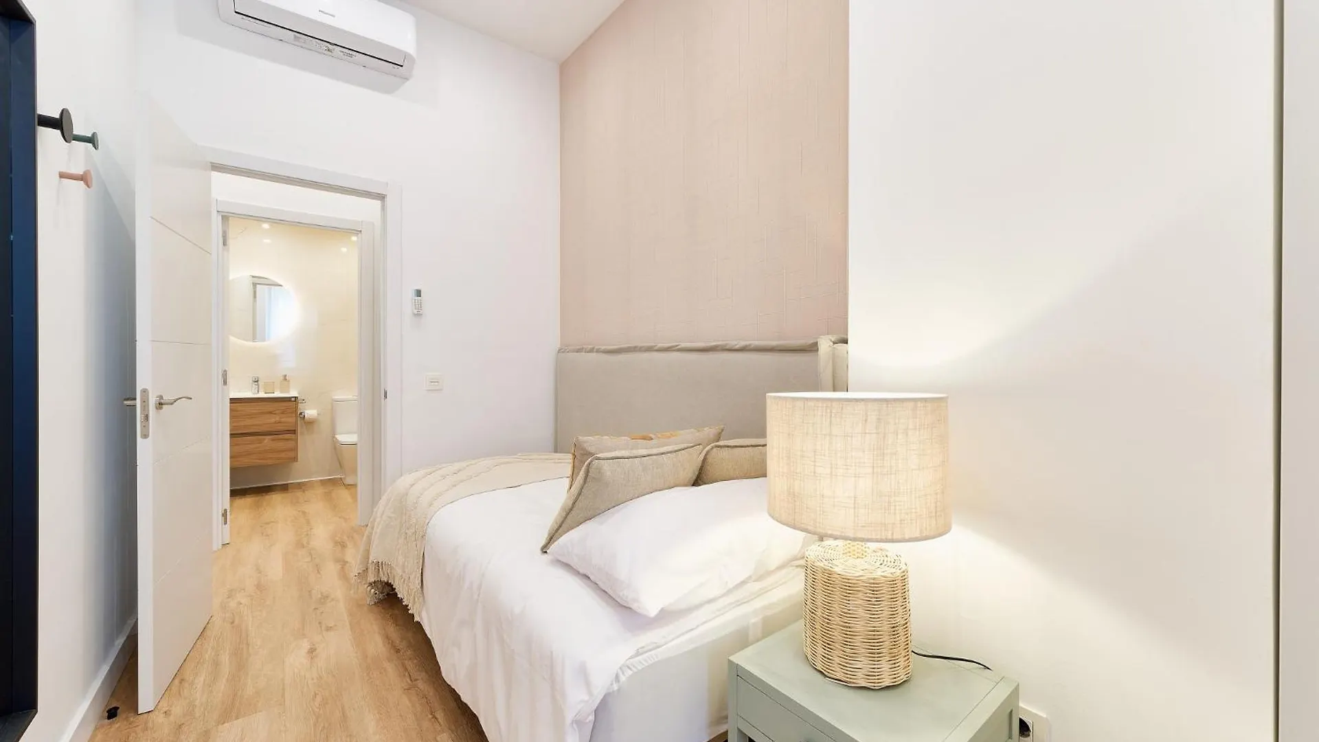 Hermes Suites Málaga Apartman